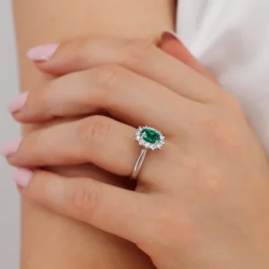 DIANA - Emerald & Lab Diamond 950 Platinum