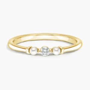 Cultured Pearl and Diamond Ring in 18K Yellow Gold