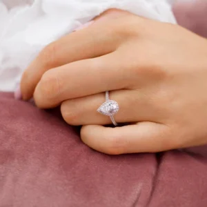 HARLOW Pear Lab Diamond 950 Platinum Petite Halo