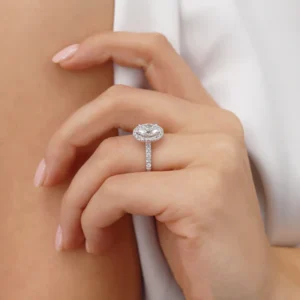 ROSA Oval Lab Diamond 18k Yellow Gold Halo